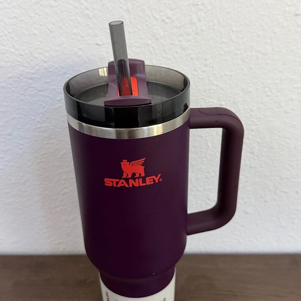 STANLEY Quencher H2.0 Tumbler Handle & Straw 40oz Plum insulated stainless steel - Picture 6 of 9